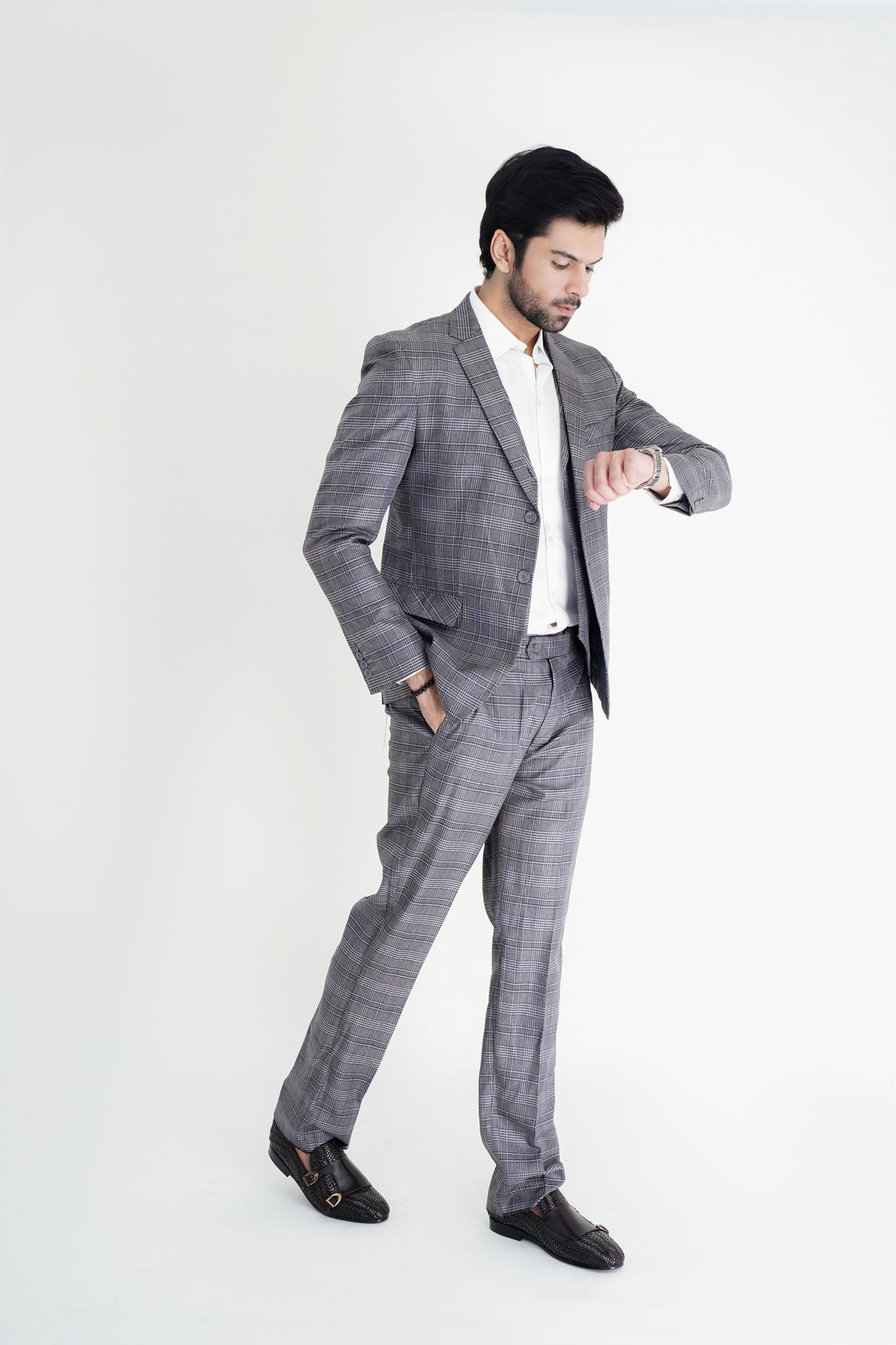 Double-Layered Check Suit – Premium Tailored Fit for a Modern Look