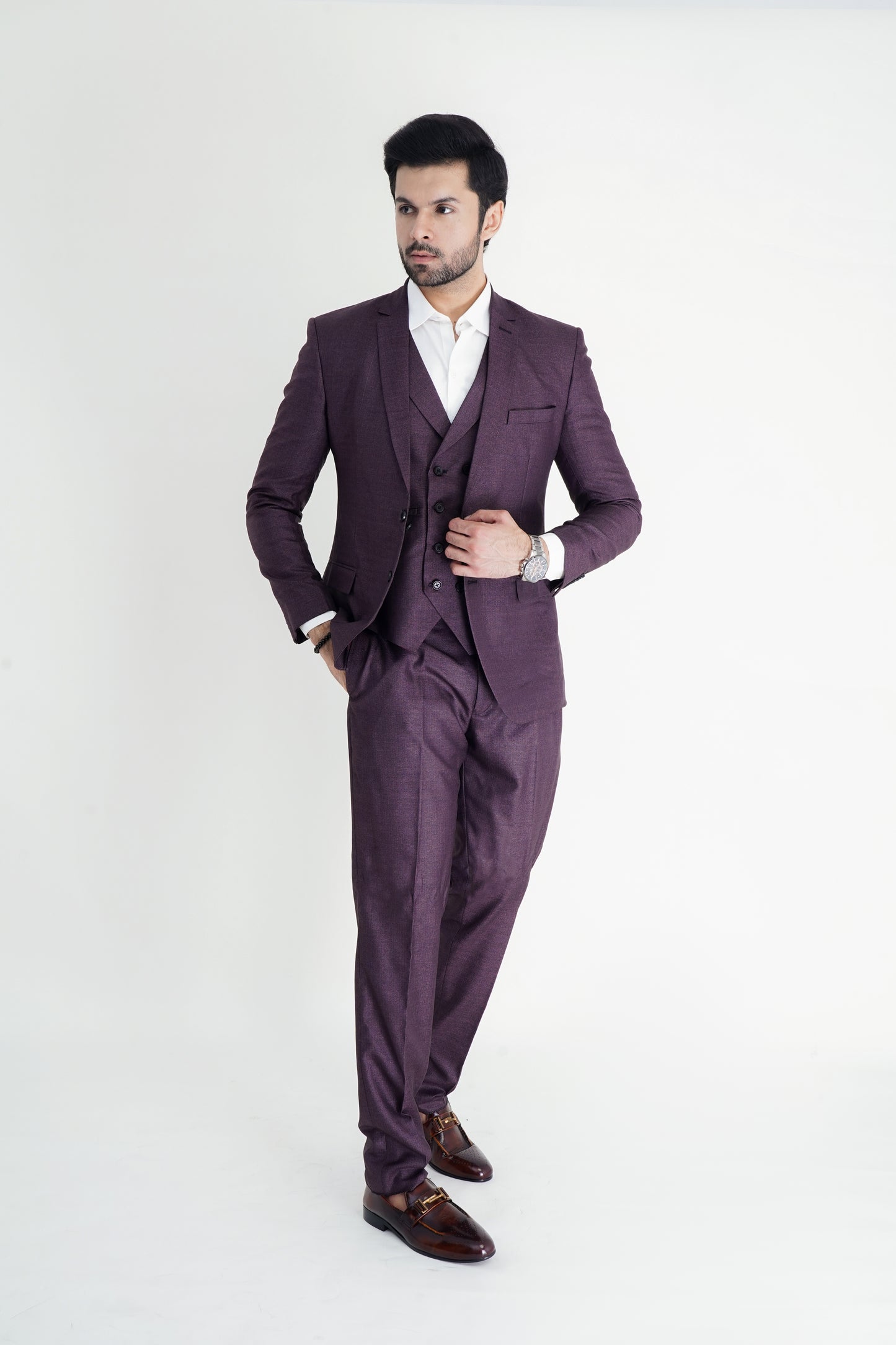 The Bold Essence Three-Piece Pant Suit – Where Confidence Meets Couture