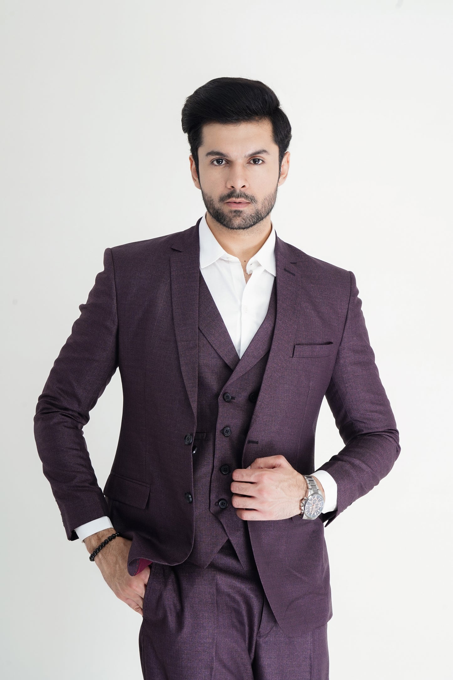 The Bold Essence Three-Piece Pant Suit – Where Confidence Meets Couture