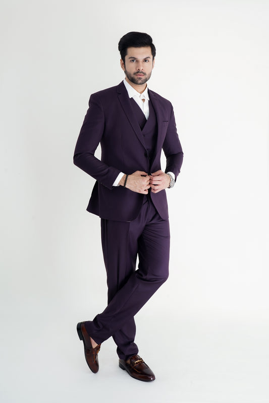 The Classic Charm Three-Piece Pant Suit – Elevating Elegance with a Flawless Fit